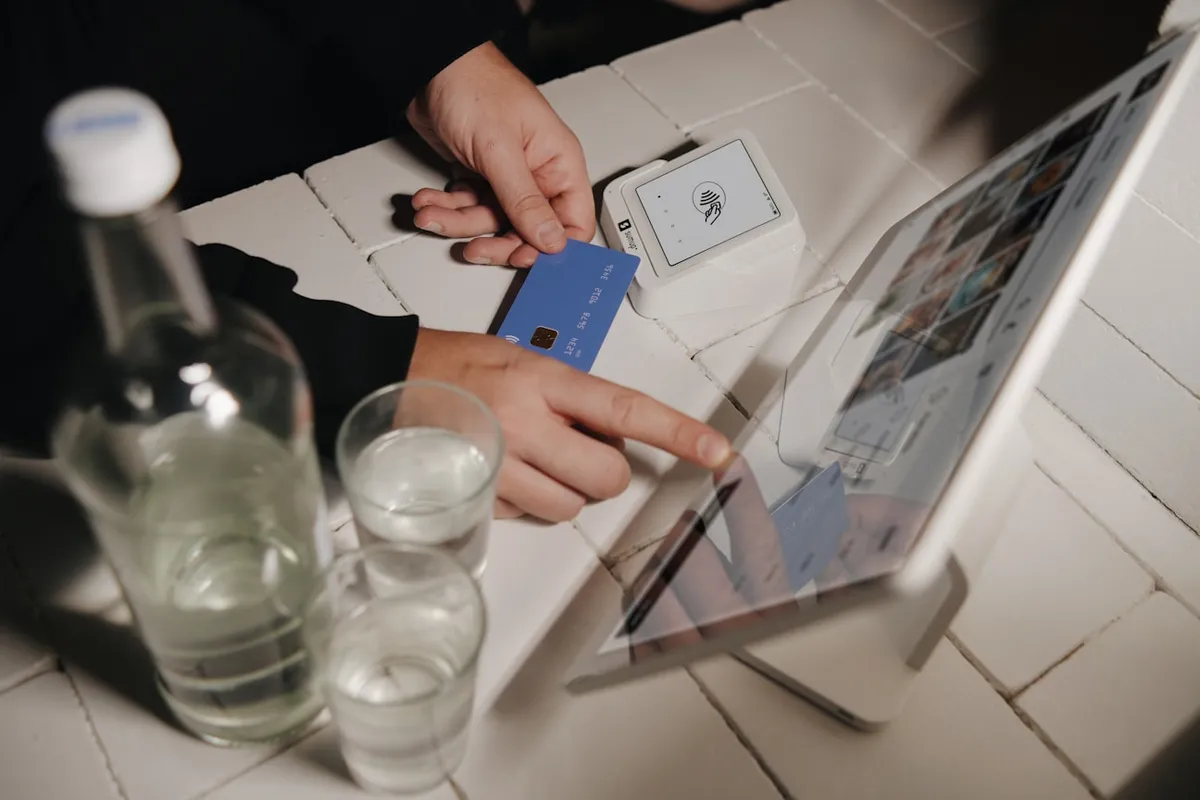 E-commerce & Retail